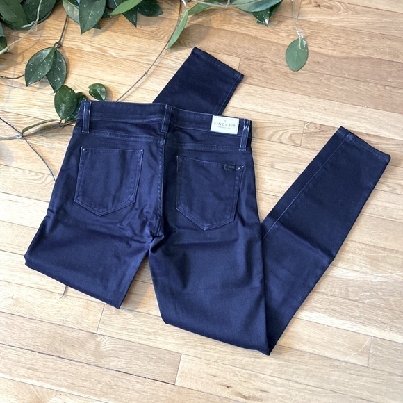 ⭐️2 FOR $20⭐️ Sinclair dark wash skinny jeans -27 - Picture 3 of 12